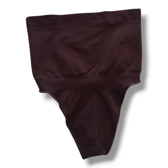 Skims Core Control High Waist Thong - Picture 4 of 5